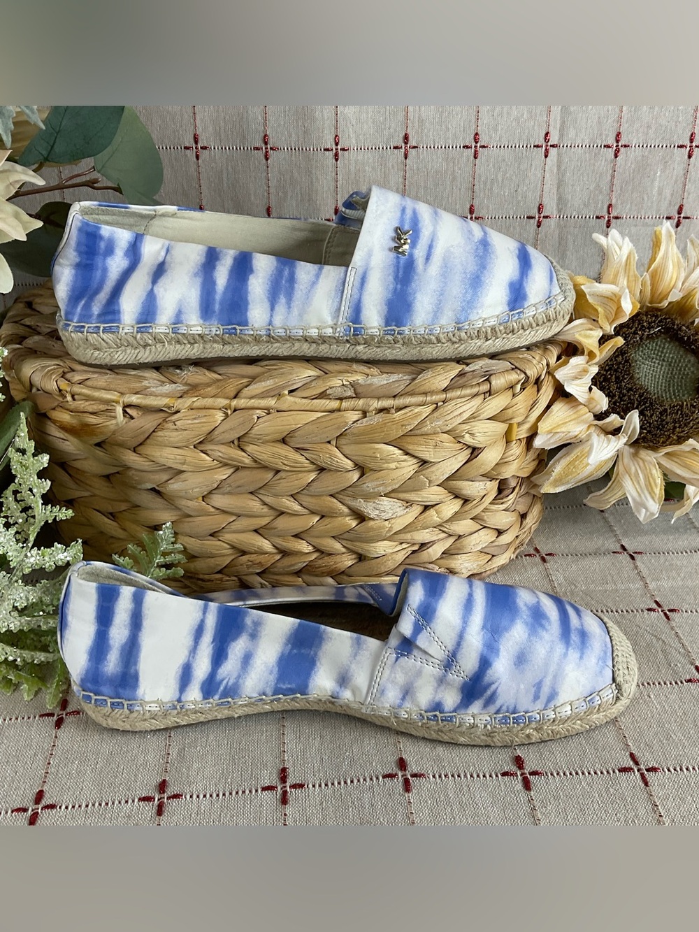 Michael Kors “Kendrick” Slip-On Blue White Tie Dye Espadrilles Women's Sz 6 Flat - Picture 5 of 6
